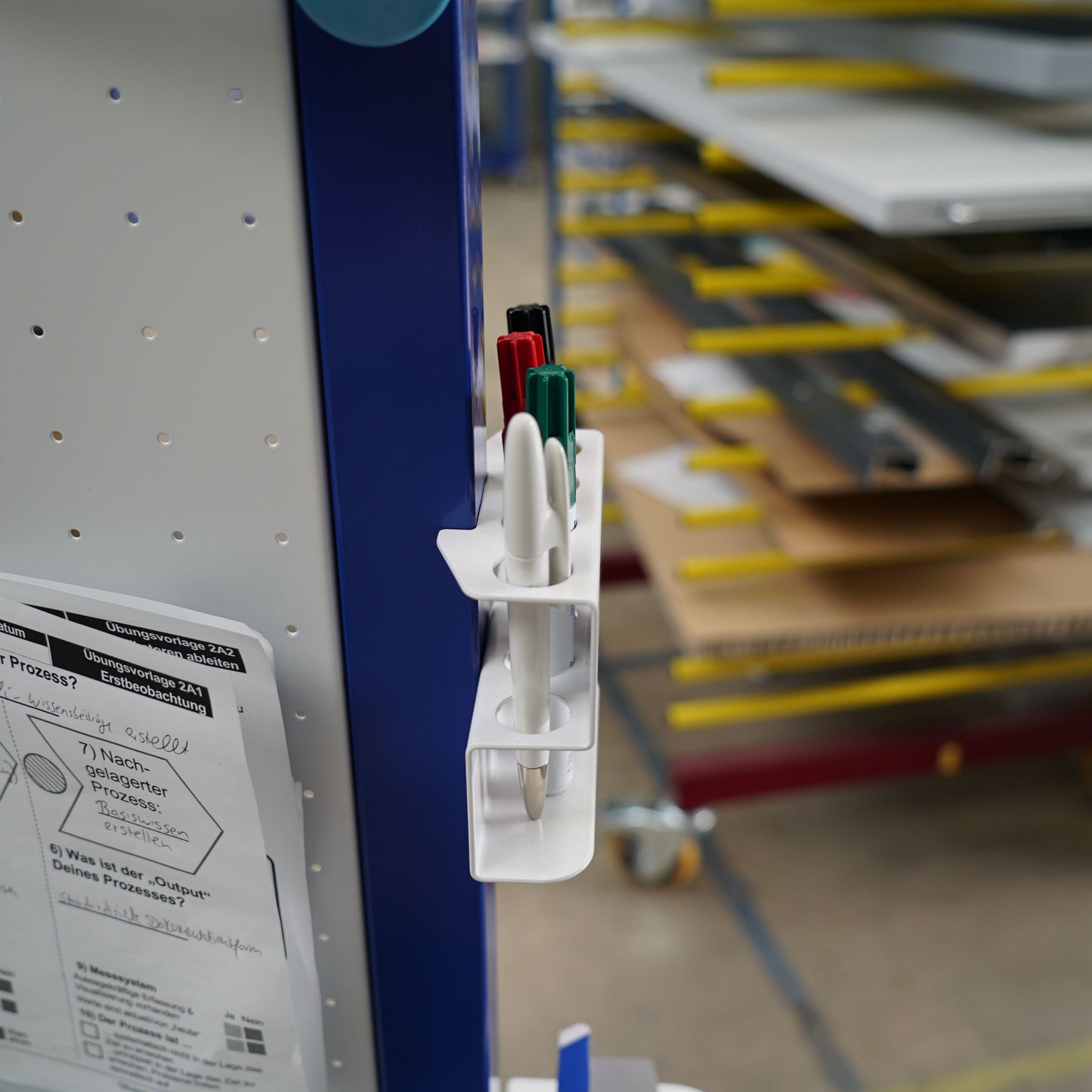 Stiftehalter von apra lean, bietet Platz fuer vier Stifte